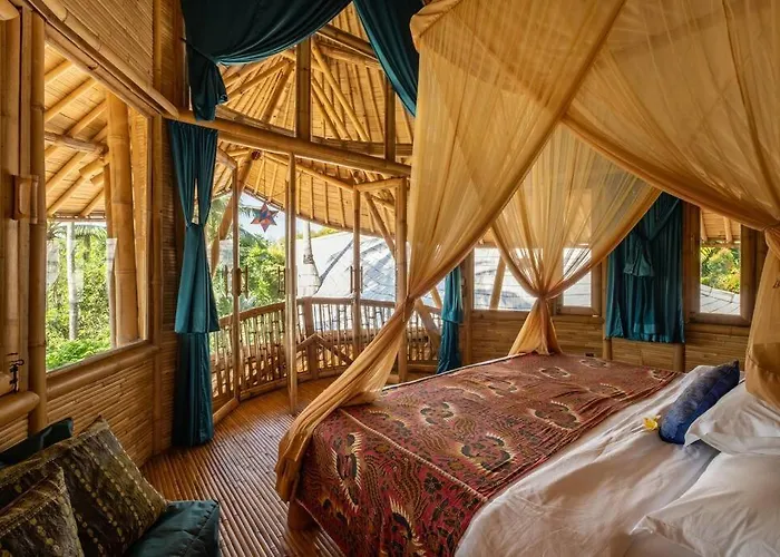 Harmony House, Bamboo House With Pool View Bringkit