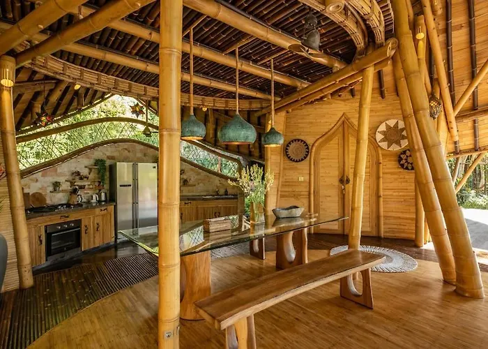 Harmony House, Bamboo House With Pool View * Bringkit