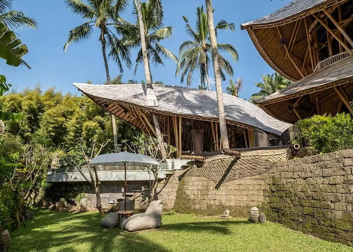 Harmony House, Bamboo House With Pool View Villa *