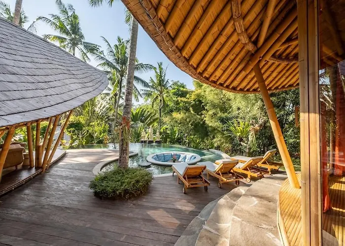 Harmony House, Bamboo House With Pool View Villa