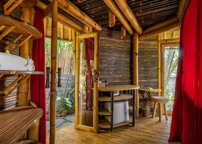 Harmony House, Bamboo House With Pool View Villa *
