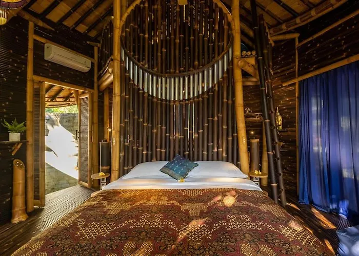 Harmony House, Bamboo House With Pool View Villa Bringkit