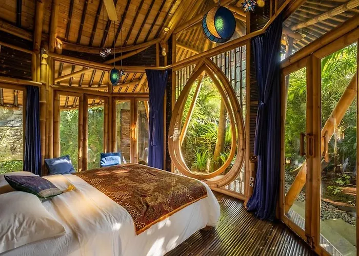 Villa Harmony House, Bamboo House With Pool View *