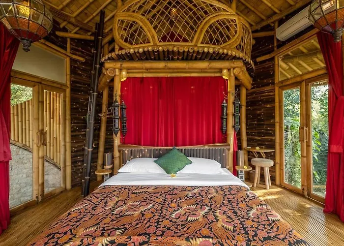 Harmony House, Bamboo House With Pool View * Bringkit
