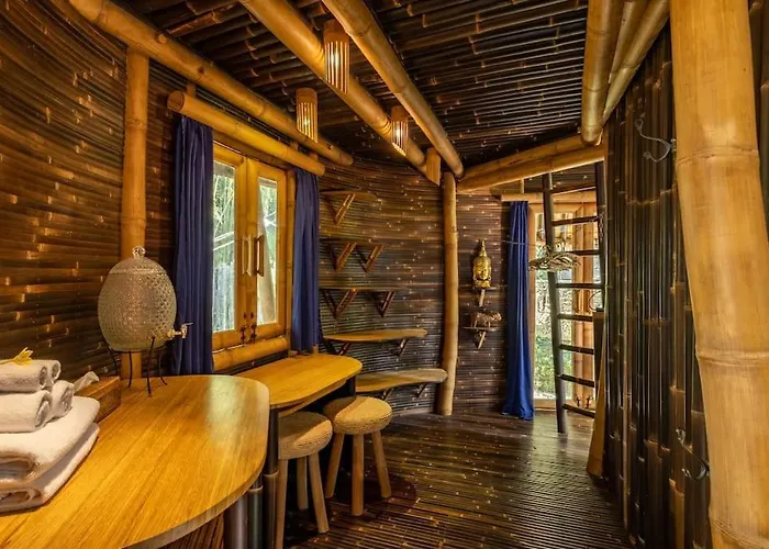 Harmony House, Bamboo House With Pool View Villa