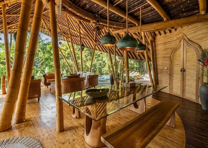 Harmony House, Bamboo House With Pool View Villa